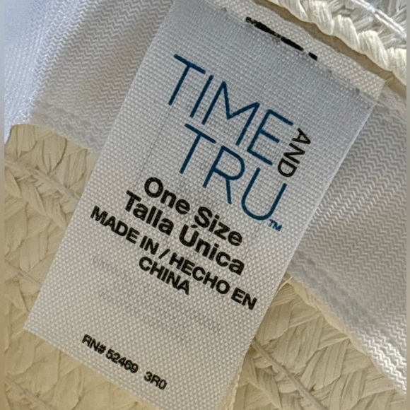Time & Tru White Beach Hat - Picture 3 of 3